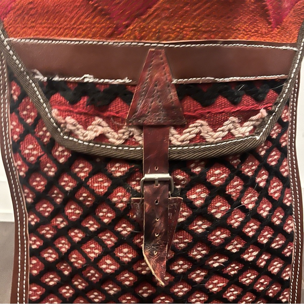 Traditional hand woven Persian Kilim crossbody bag with leather trim like new - Picture 3 of 7